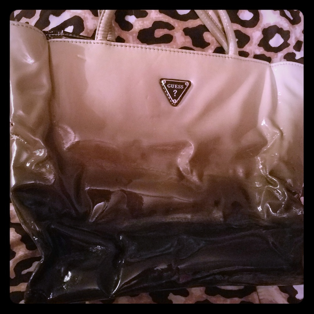 Guess tote